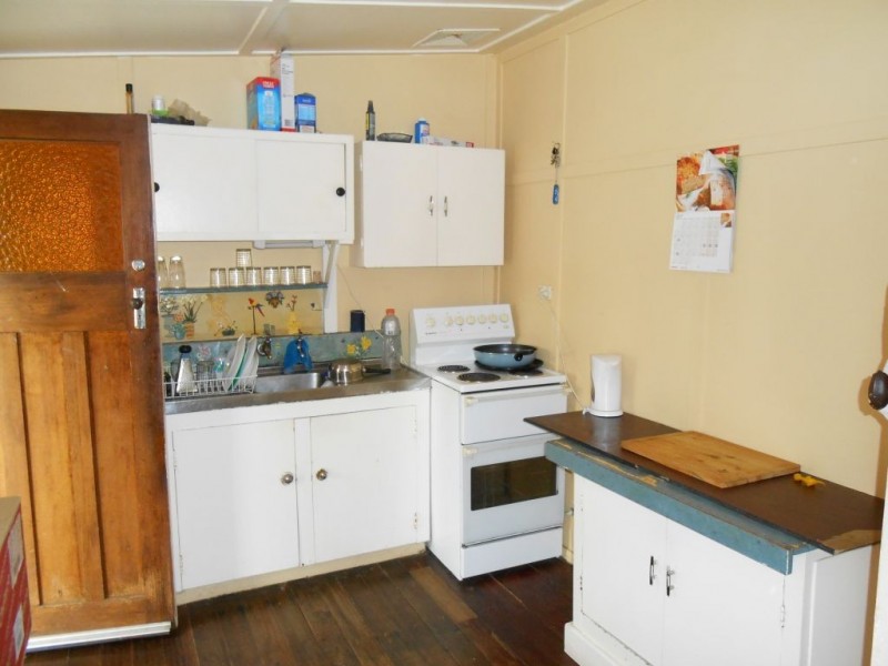 9 Charles Street, Cressy TAS 7302