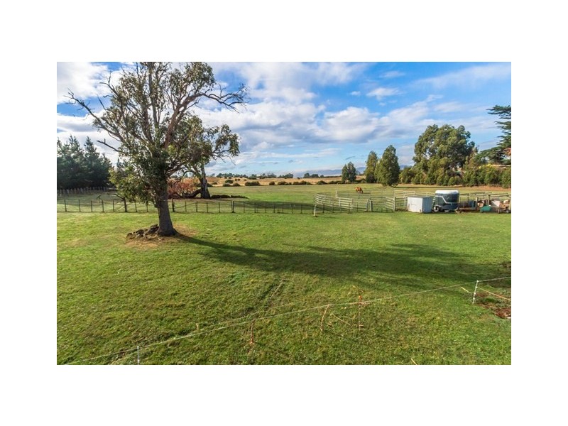 6 Grant Street, Campbell Town TAS 7210