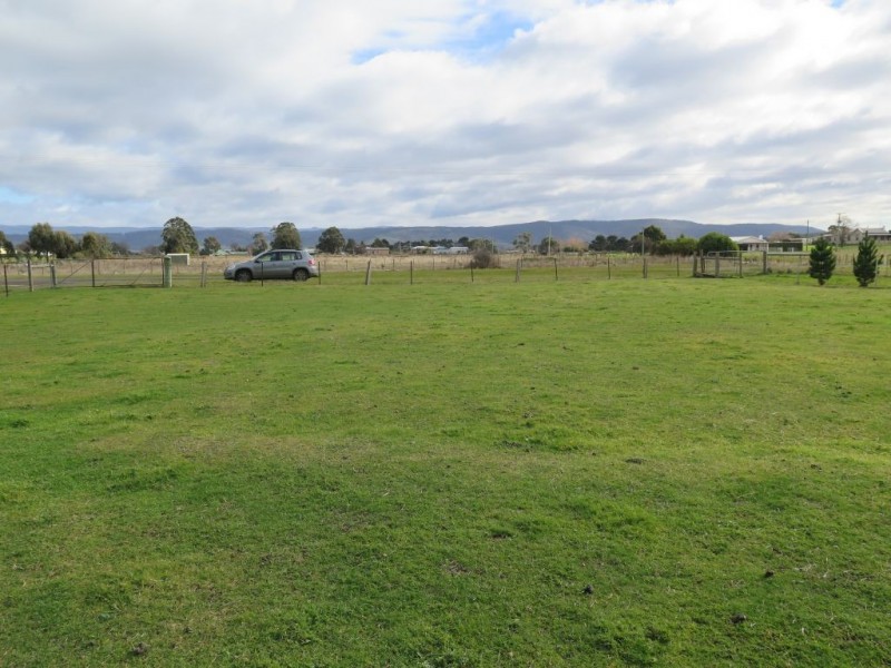 13 Waterloo Street, Ross TAS 7209