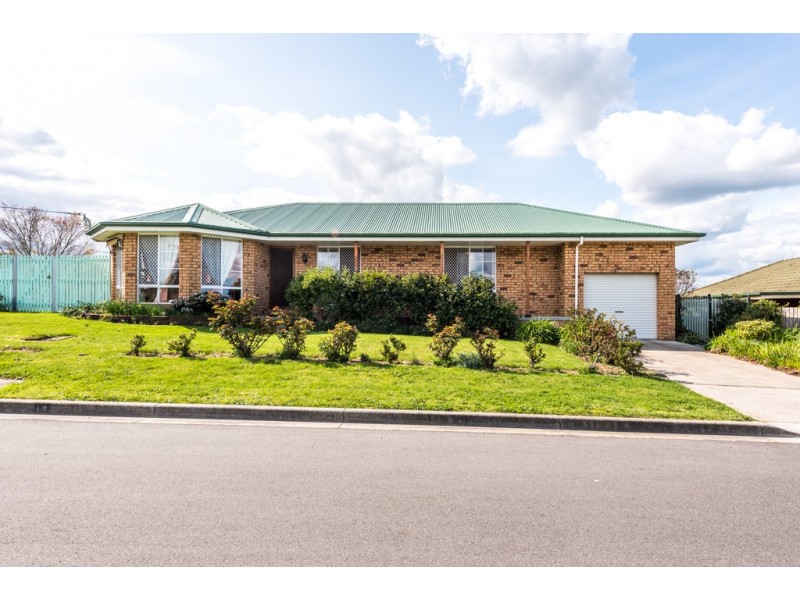 14 Swan Avenue, Longford TAS 7301