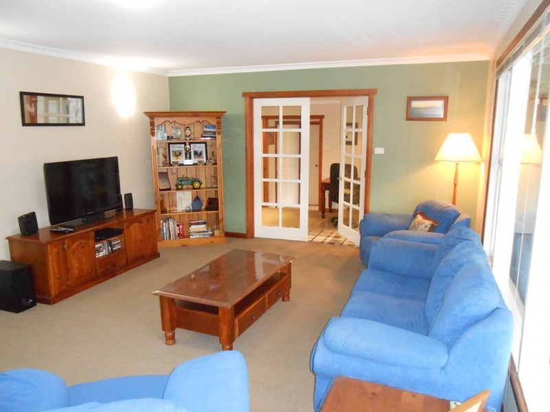 2 Macquarie Street, Cressy TAS 7302