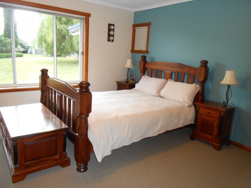 2 Macquarie Street, Cressy TAS 7302