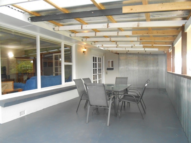 2 Macquarie Street, Cressy TAS 7302