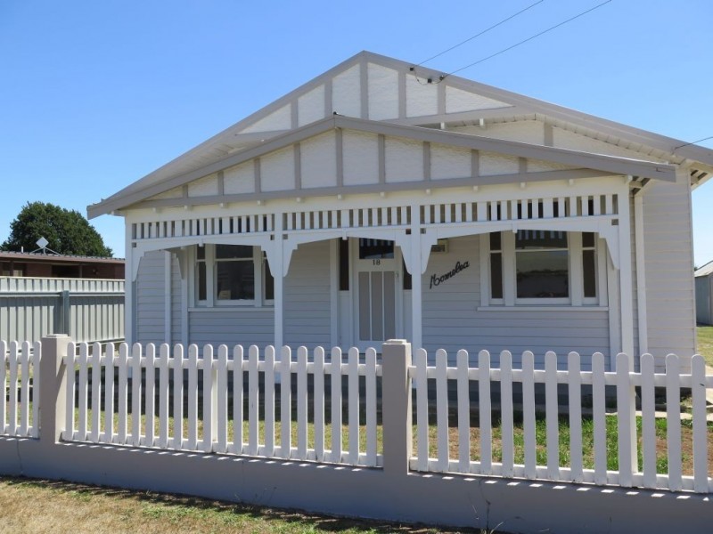 18 Charles Street, Cressy TAS 7302