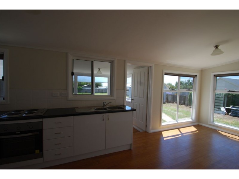 18 Charles Street, Cressy TAS 7302