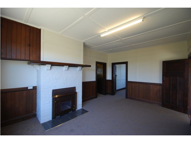 18 Charles Street, Cressy TAS 7302