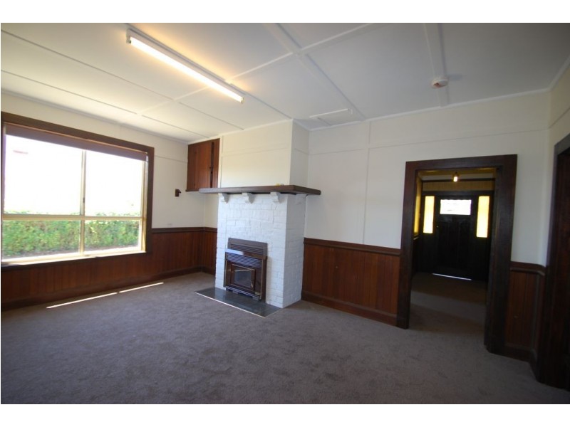 18 Charles Street, Cressy TAS 7302