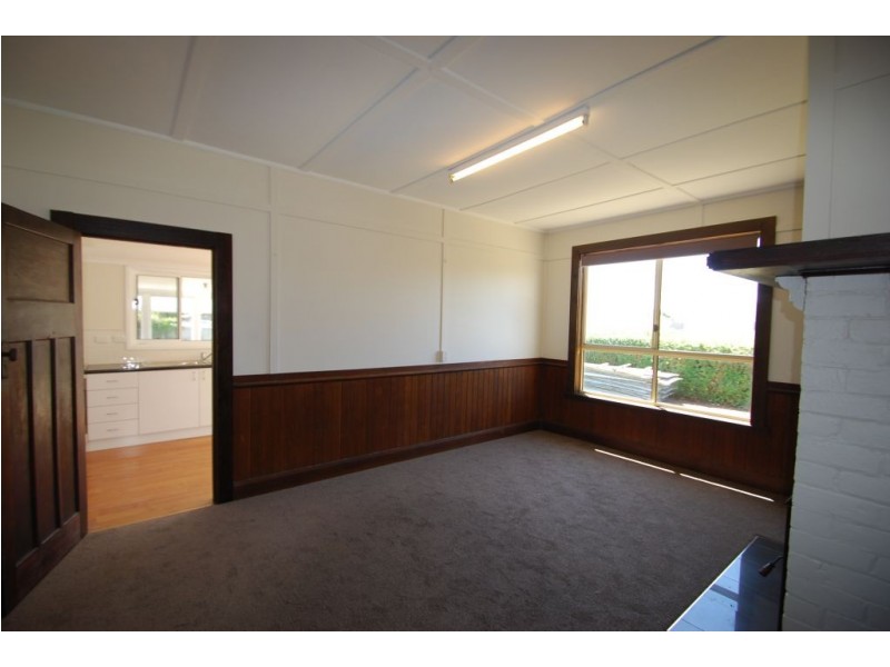 18 Charles Street, Cressy TAS 7302