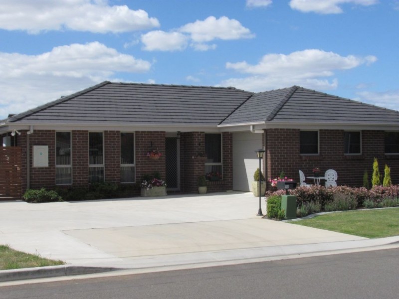 2/76 Lewis Street, Longford TAS 7301