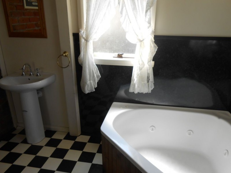 27 Wellington Street, Longford TAS 7301