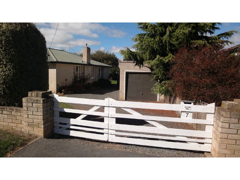 7 Swan Avenue, Longford TAS 7301