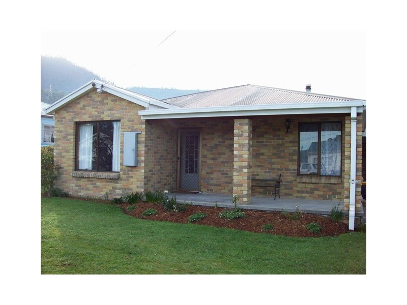 17 Sixth Avenue, New Norfolk TAS 7140