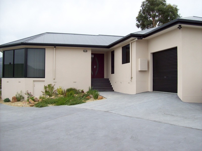 2/8  Howell Drive, New Norfolk TAS 7140