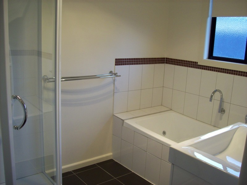 2/8  Howell Drive, New Norfolk TAS 7140