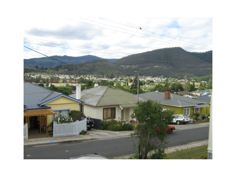 20 Sharland Avenue, New Norfolk TAS 7140