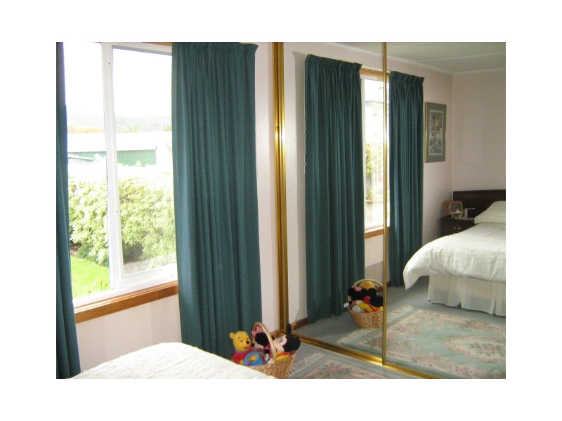 New Norfolk TAS 7140