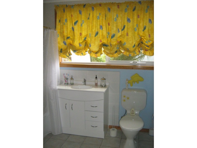 New Norfolk TAS 7140