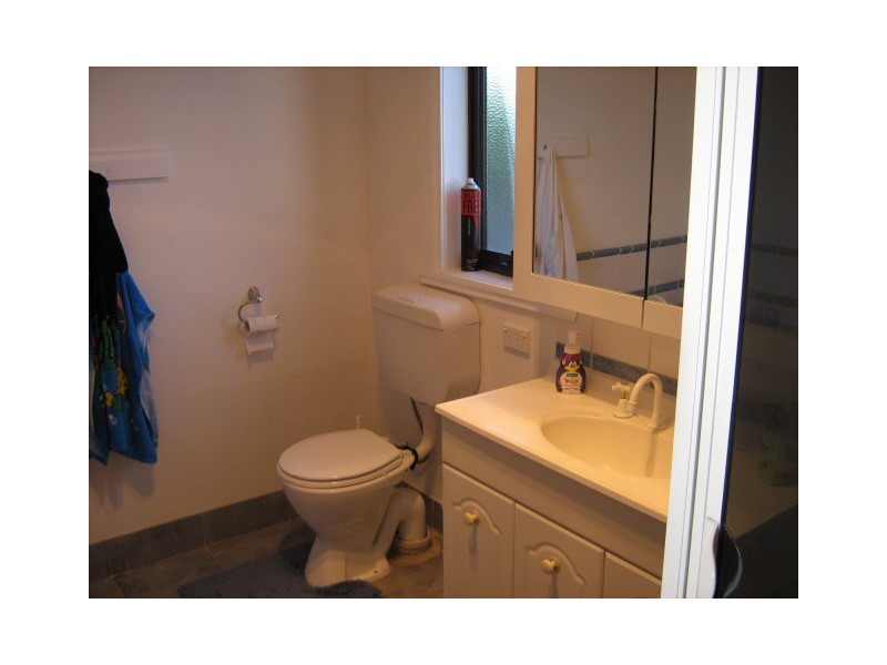 8 Second Avenue, New Norfolk TAS 7140