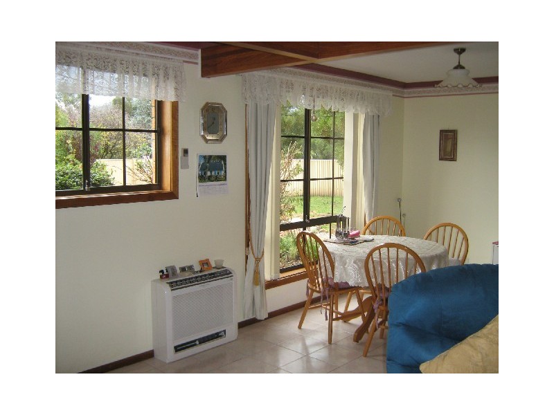 2 Oakdale Road, New Norfolk TAS 7140