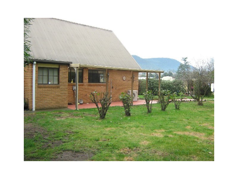 2 Oakdale Road, New Norfolk TAS 7140