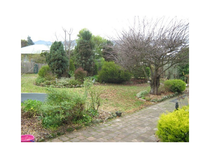 2 Oakdale Road, New Norfolk TAS 7140