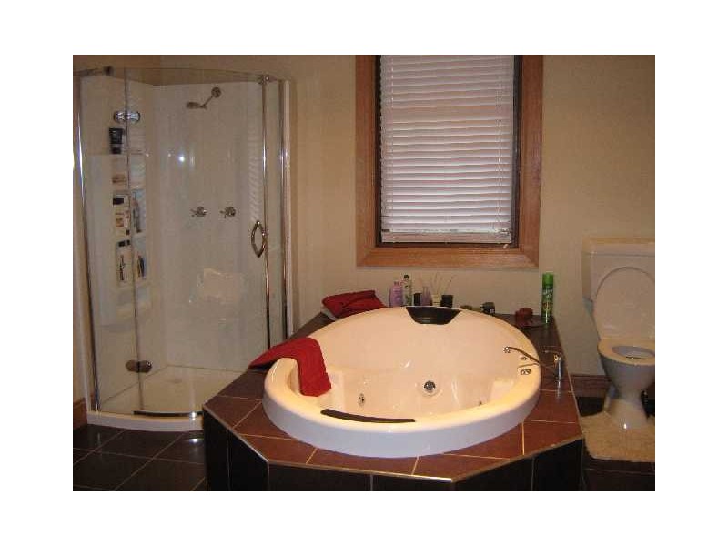 2 Rocks Road, New Norfolk TAS 7140