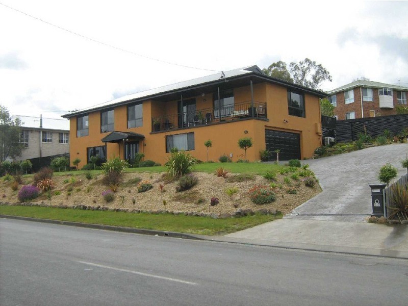 New Norfolk TAS 7140