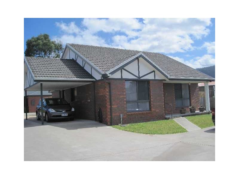 Unit 2/42 George Street, New Norfolk TAS 7140