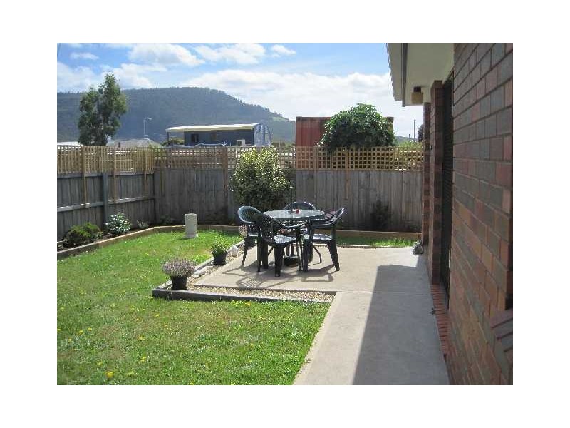 Unit 2/42 George Street, New Norfolk TAS 7140