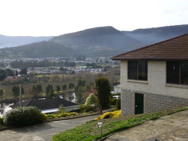 68 Sharland Ave, New Norfolk TAS 7140