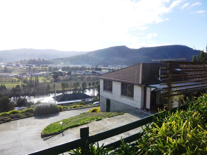 68 Sharland Ave, New Norfolk TAS 7140