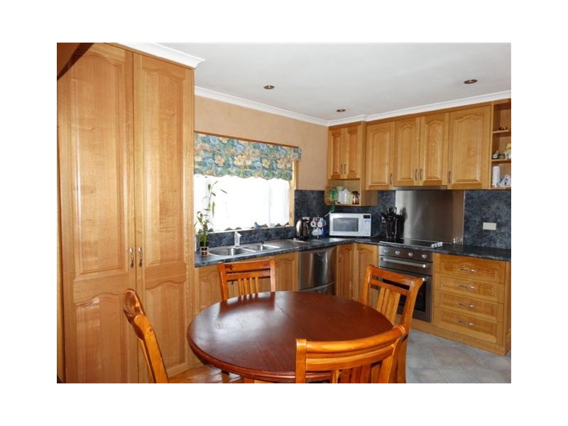 27 Sixth Avenue, New Norfolk TAS 7140