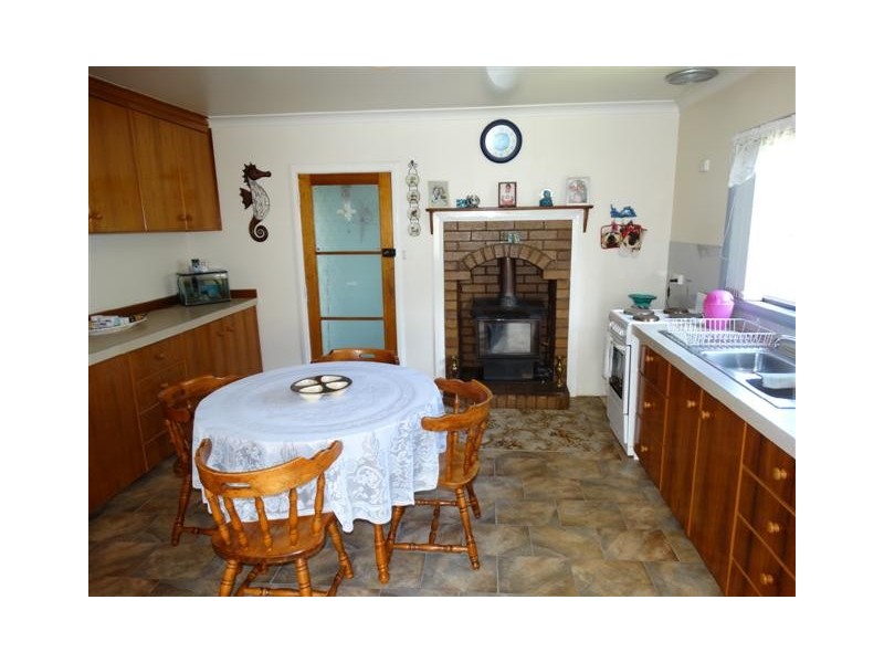 16 Seventh Avenue, New Norfolk TAS 7140