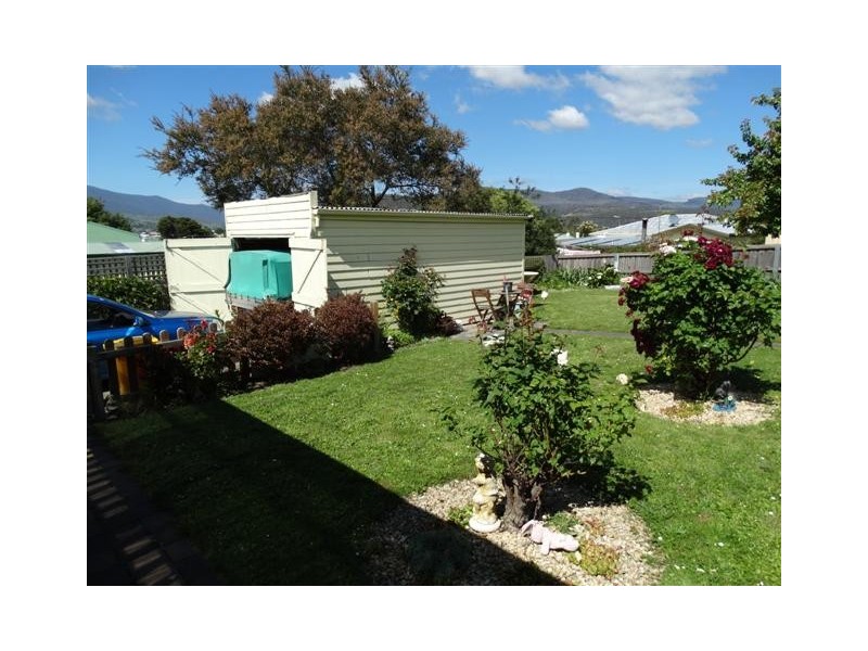 16 Seventh Avenue, New Norfolk TAS 7140