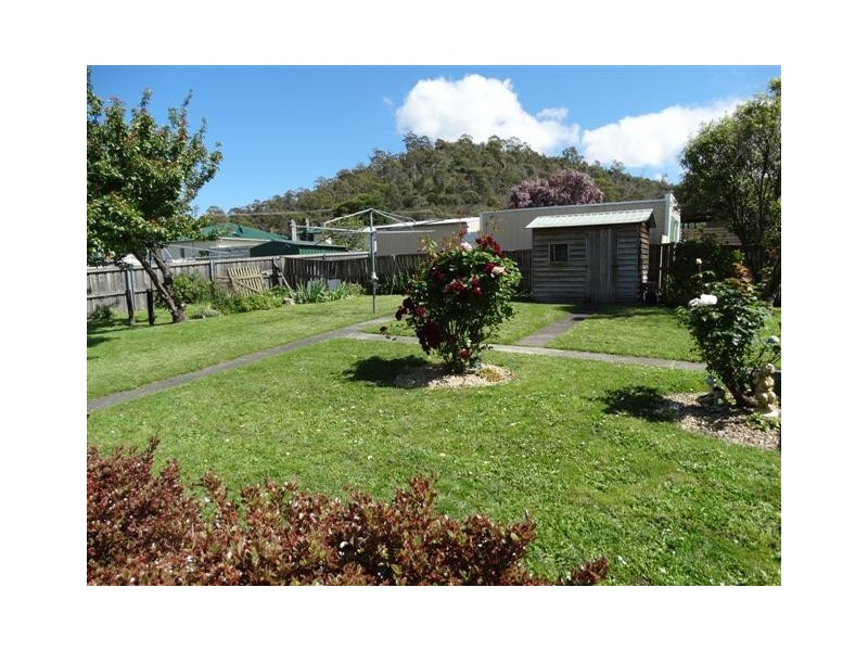 16 Seventh Avenue, New Norfolk TAS 7140