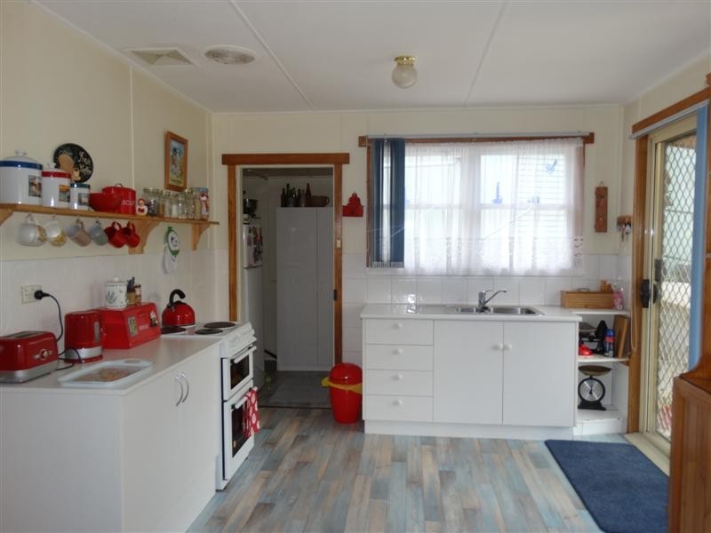 76 The Esplanade, Oatlands TAS 7120