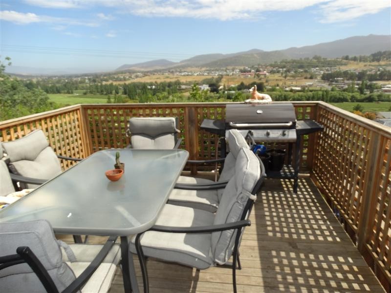 34 Sharland Avenue, New Norfolk TAS 7140