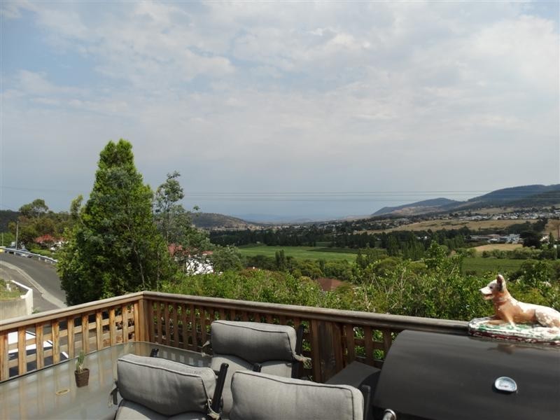 34 Sharland Avenue, New Norfolk TAS 7140