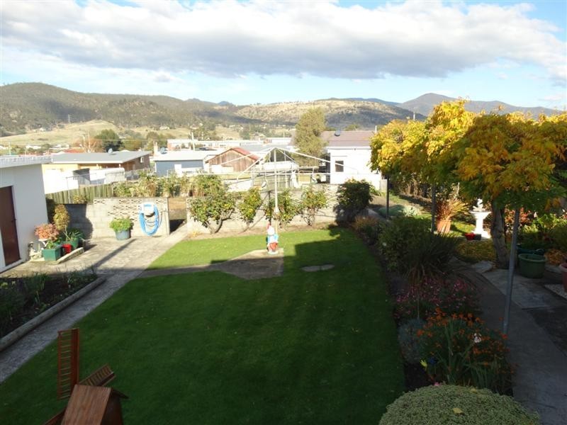 12 Dean Street, New Norfolk TAS 7140