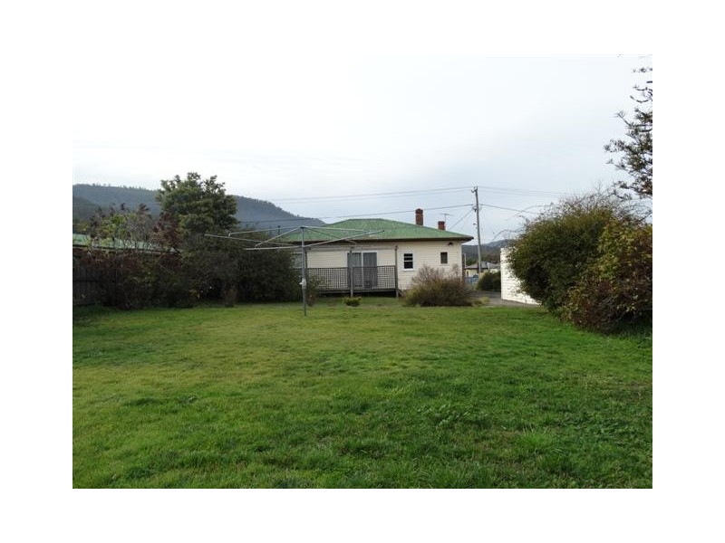 10 Sixth Avenue, New Norfolk TAS 7140
