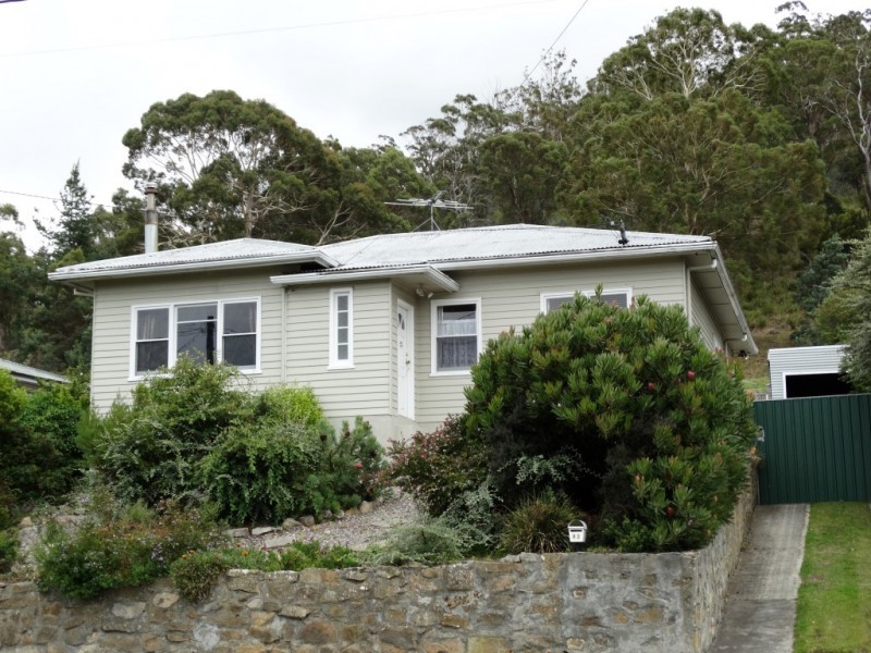 82 North Crescent, New Norfolk TAS 7140