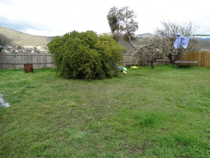 11 Warner Avenue, New Norfolk TAS 7140