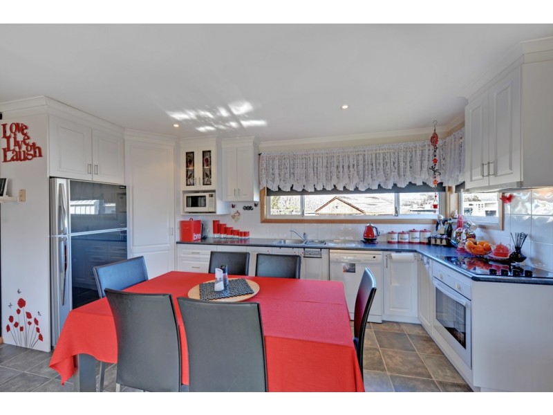 15 Murdoch Avenue, New Norfolk TAS 7140