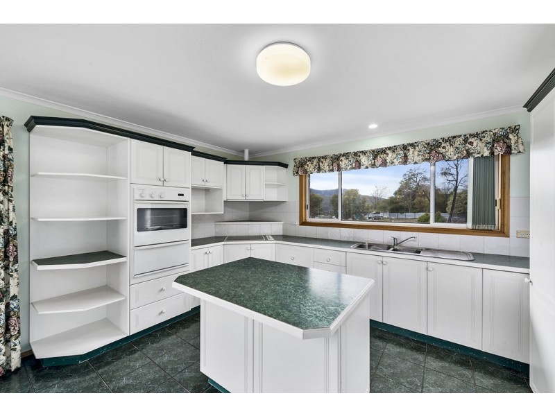 20 Poulters Road, New Norfolk TAS 7140