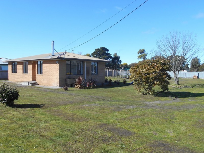 8 Victoria Street, Triabunna TAS 7190