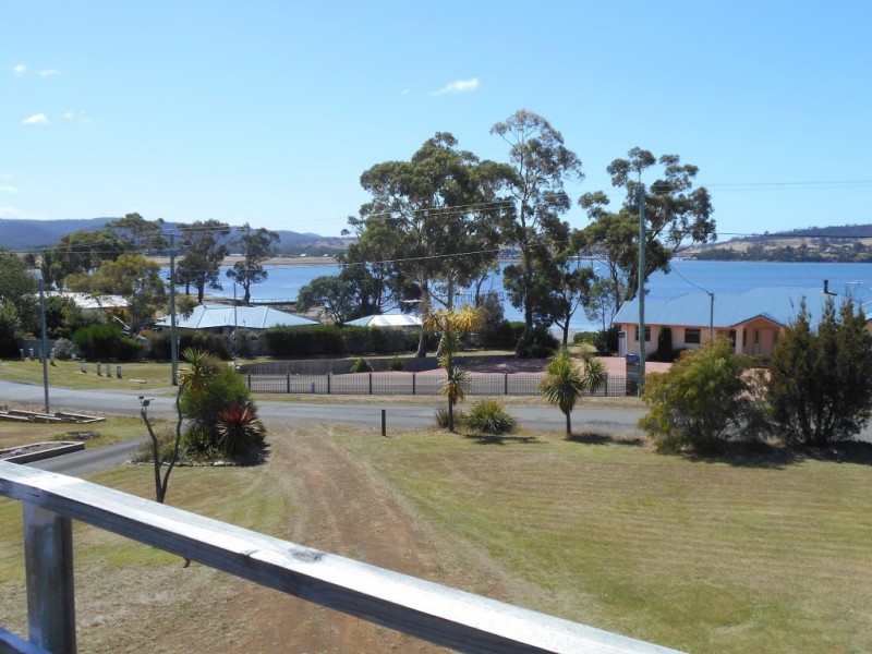 24 Barton Avenue, Triabunna TAS 7190