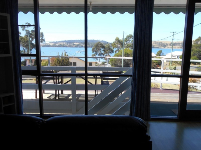 24 Barton Avenue, Triabunna TAS 7190