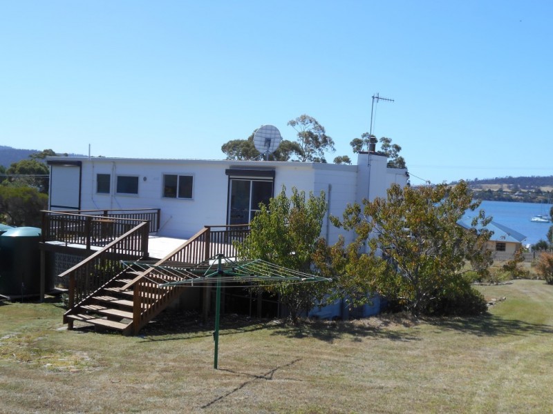 24 Barton Avenue, Triabunna TAS 7190