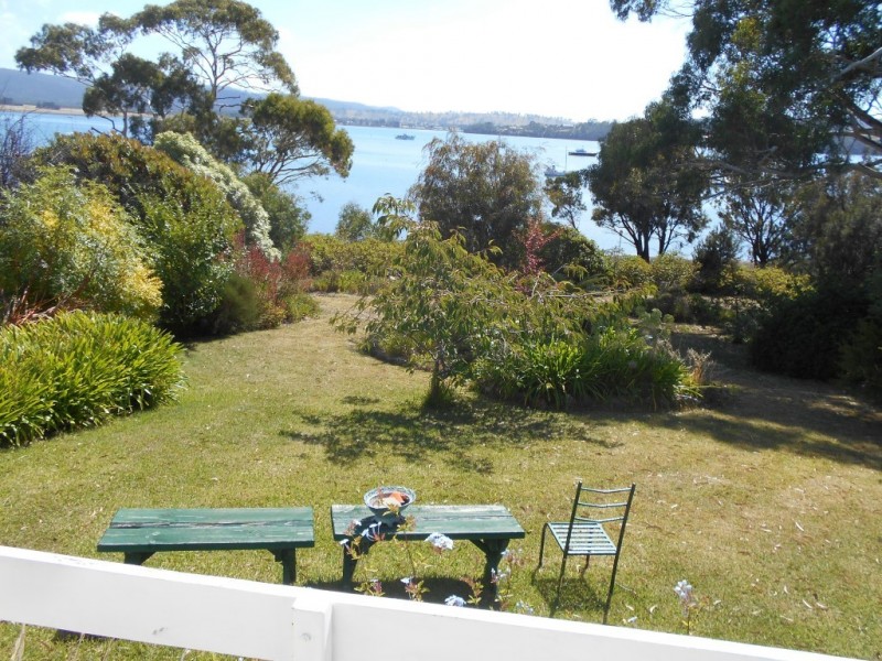 64 Barton Avenue, Triabunna TAS 7190