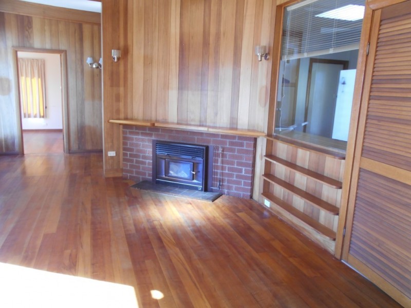 64 Barton Avenue, Triabunna TAS 7190